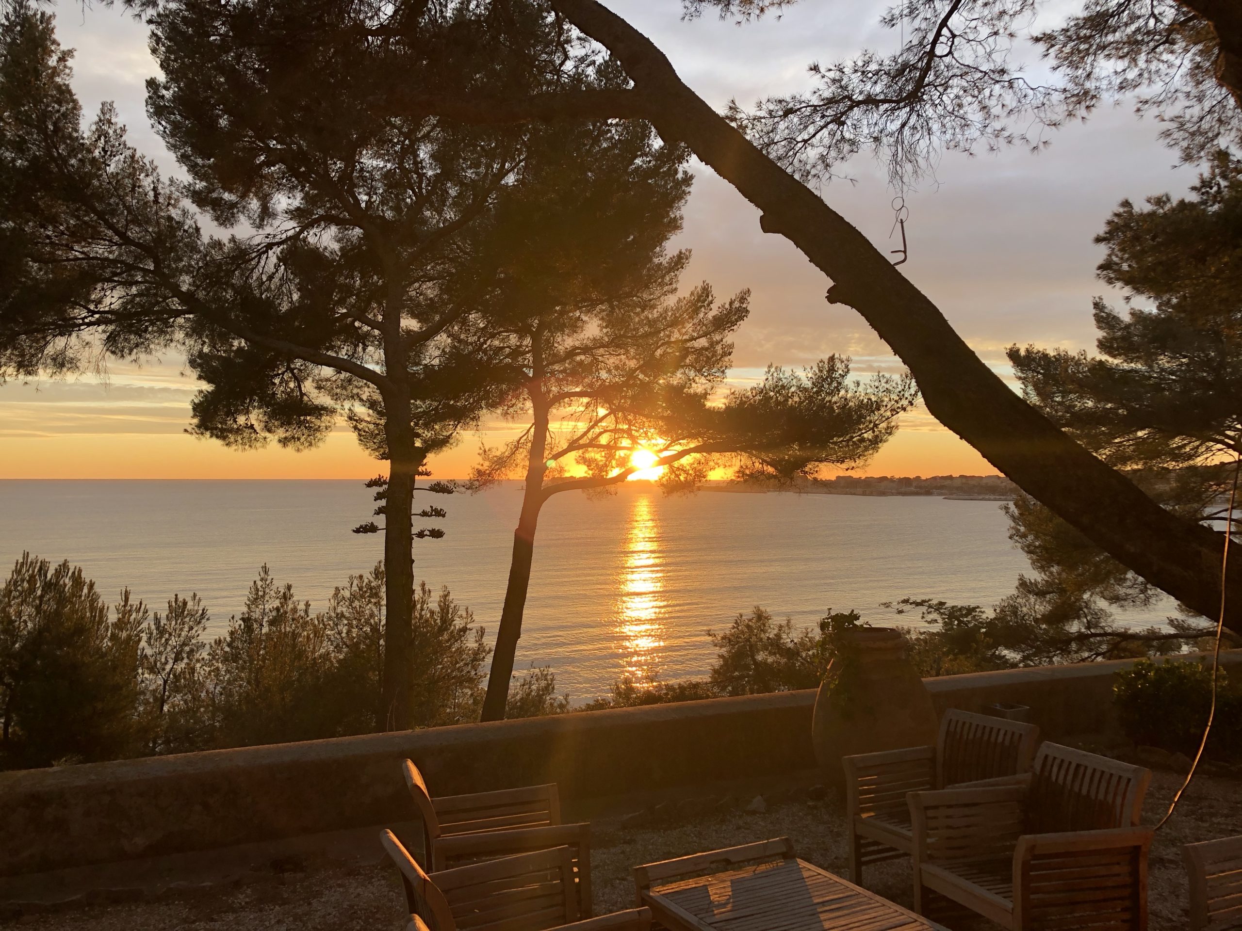Couché de soleil sur l'ile de Bendor.