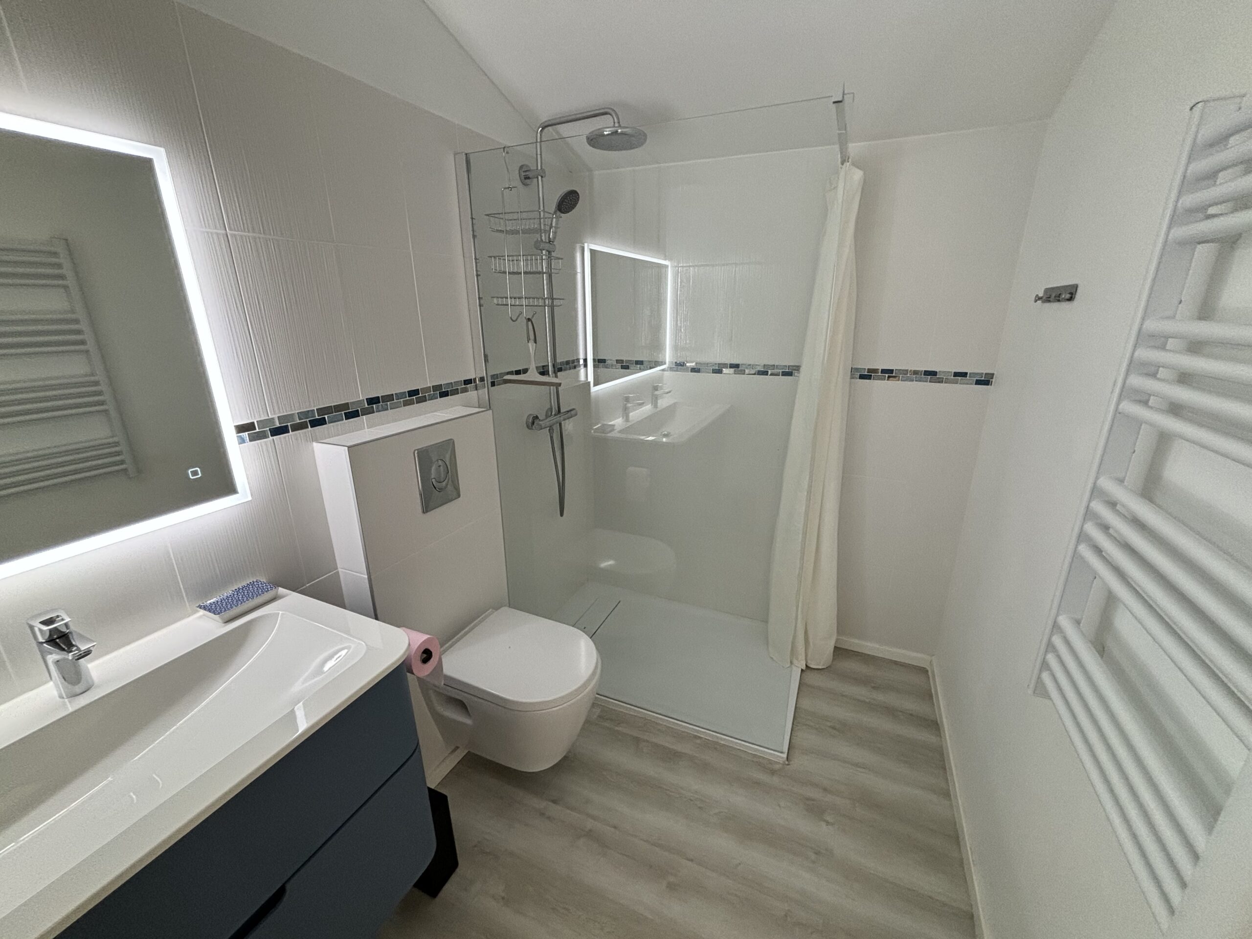 SALLE DE DOUCHE CH 2